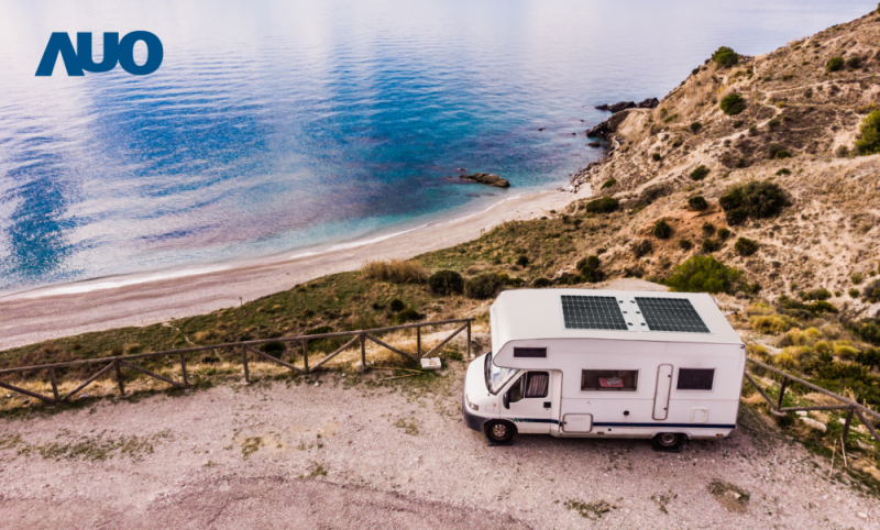 「可撓輕量化太陽光電板SunCurva」使用輕量特殊耐候型複合板取代傳統太陽能板的玻璃前板，不僅降低70%重量，每米平方僅3Kg；具有抗衝擊性能及通過電磁相容性測試，可應用於交通運輸工具，如露營車、遊艇等